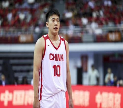明年参加NBA选秀媒体人：王俊杰才20岁想在海外闯荡历练是好事