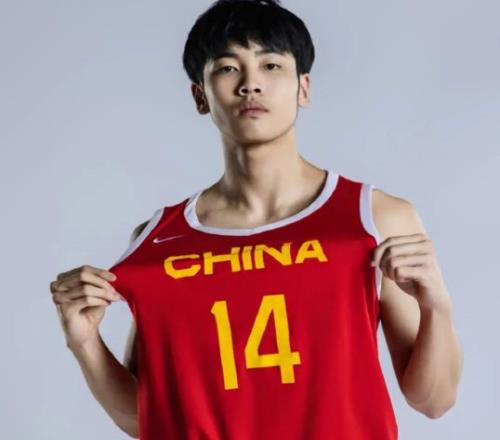 不打CBA！美国威力塔斯高中官宣张博源加盟国青核心未来冲NBA