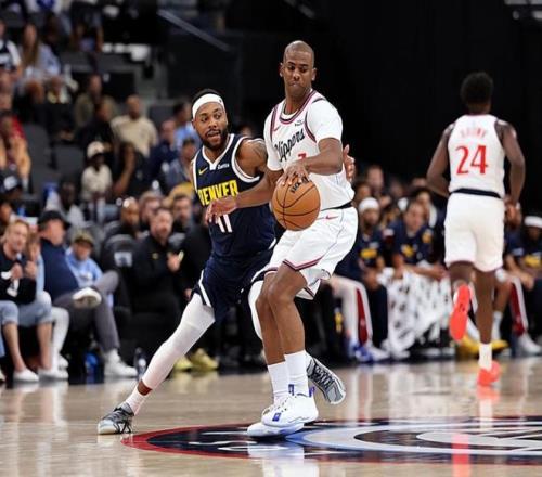 面对掘金表现立刻下滑了！保罗看起来并没有完全适应快船的打法