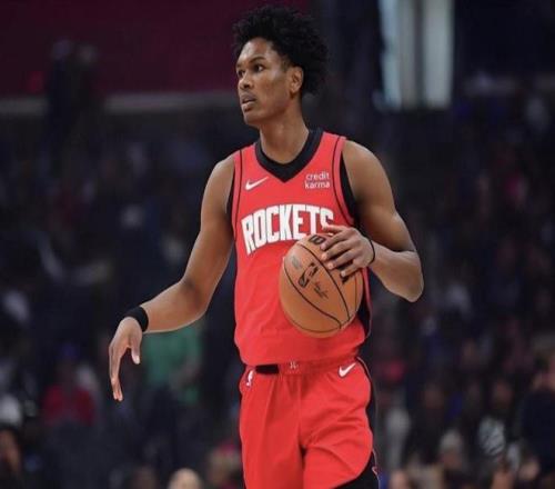 名记：阿门汤普森新赛季应减少幽灵区站位，投更多底角三分