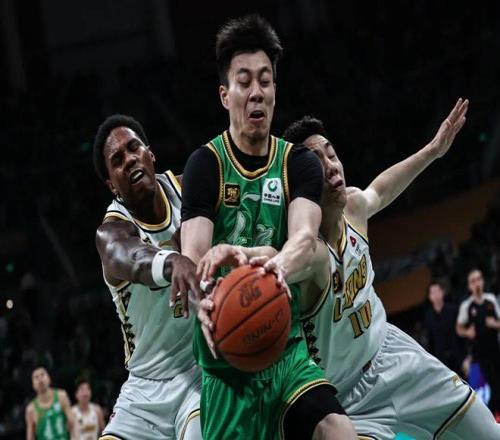 瞰体育CBA风云变幻，这扇门快关不住了