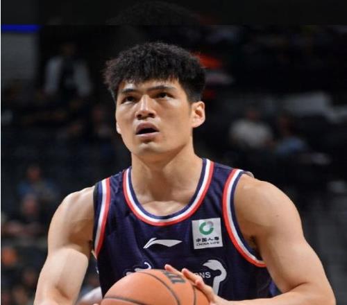 广州季前赛总结：郭艾伦缺席3战输138分陈国豪惊喜走出去成趋势