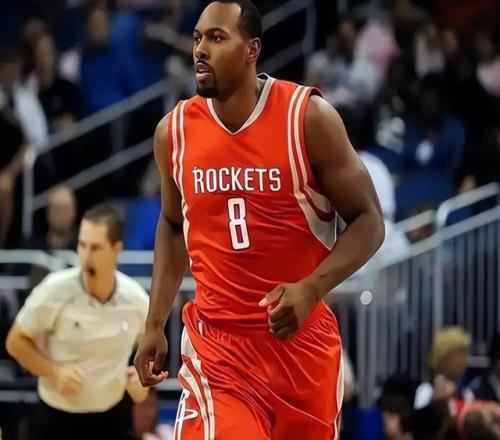 当初姚明的内线搭档乔伊多西现在在干什么