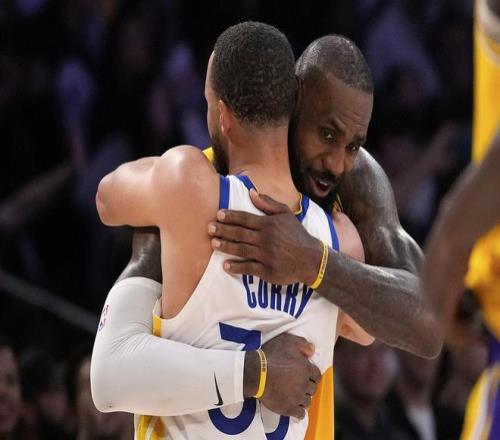 调停詹库大战！饭圈嘲讽库里中国行詹库等众多NBA球迷联合反击