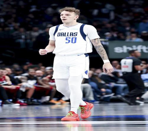 28岁去年才打上NBA！美记：湖人与中锋凯勒凯利签下训练营合同