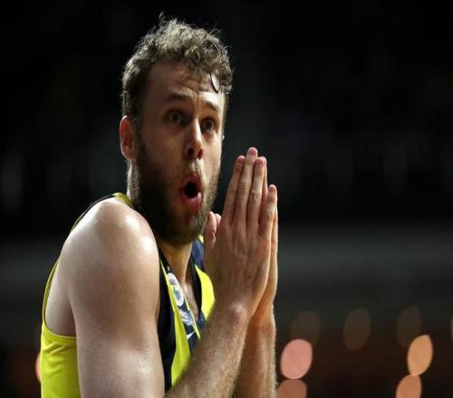 NBA旧将！梅利15分7板5助2帽全队最高加里纳利5罚全中贡献8分