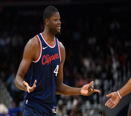 占比超过7成！CBA球队薪水300万+报价班巴新季外援工资帽才425万