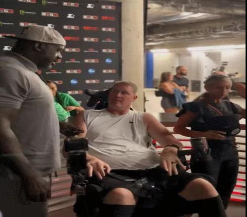 NBA最悲惨巨人！双腿截肢+治疗费500万，这可是NBA盖帽王啊，唏嘘