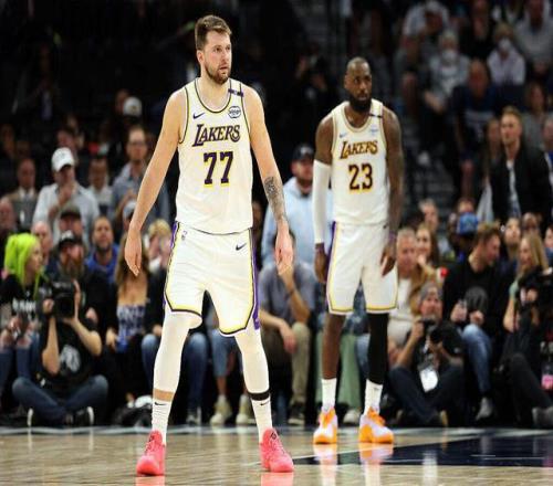 湖人新赛季赛程解读：恩怨局一场接一场