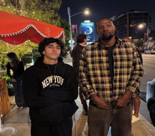 曝KD与火箭续约仍未达成一致：明夏或入自由市场美记建议两年1亿