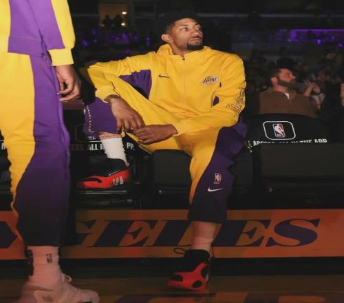 无球可打！两次手术+0流言，湖人弃将彻底陨落，他才29岁啊，唏嘘