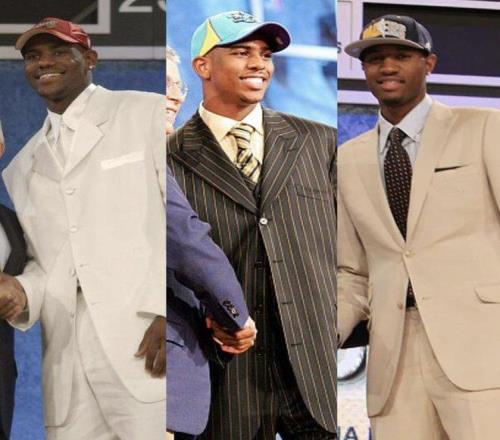 湖媒：想象一下10年前你告诉自己沃尔会比勒布朗还先退役