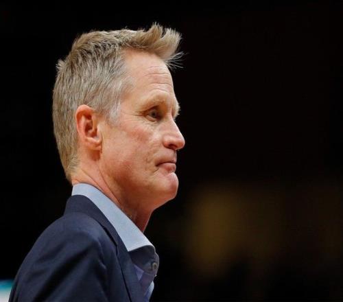 科尔：波波维奇擅长与球员建立联系，他做事的方式非常了不起