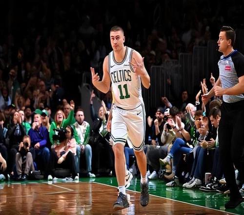 从申请交易到成为先发，最佳第六人完成了在凯尔特人的救赎之旅