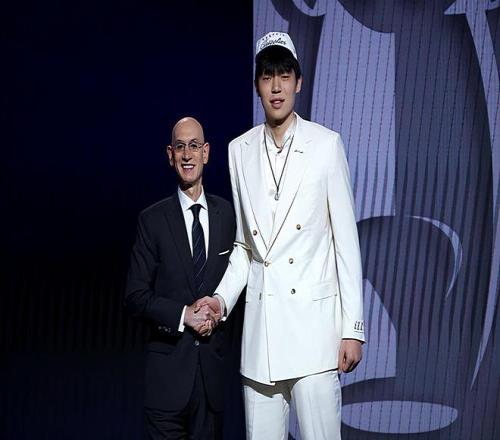 ESPN分析师：杨瀚森已经具备了丰富的技能包，这是很多人所没有的