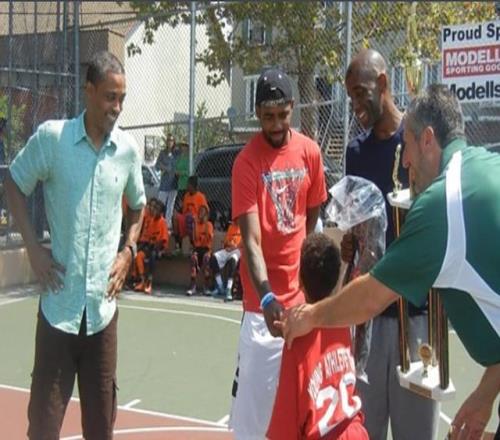 当年火箭的“欧文教父”斯特里克兰现在在干什么