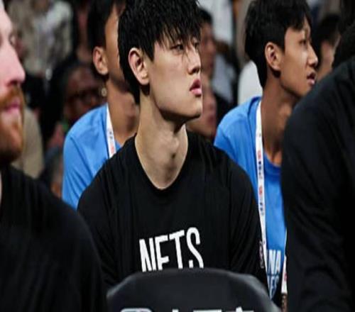 北青：北京男篮已预注册曾凡博，他还有时间在海外继续追梦