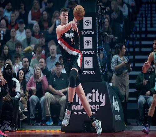 开拓者取得成功的关键因素！内线新星在新赛季能否取得突破呢