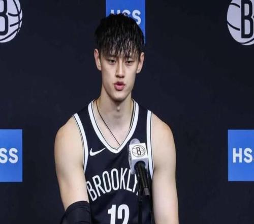 曾凡博被裁后还追寻NBA吗回首钢绝不是最佳选择