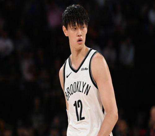 篮网官宣裁掉曾凡博：面临两种选择加入发展联盟或回CBA争冠