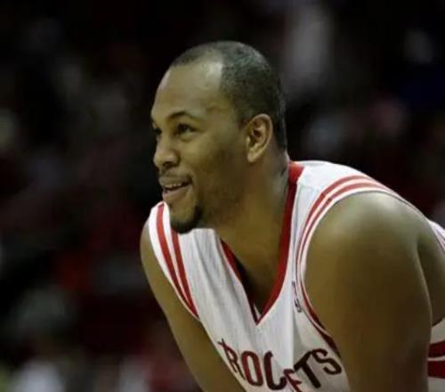 当年的火箭矮个内线海耶斯如今在哪里