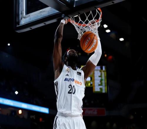 适应欧洲赛场并不顺利，前火箭替补中锋在皇马的表现有些挣扎