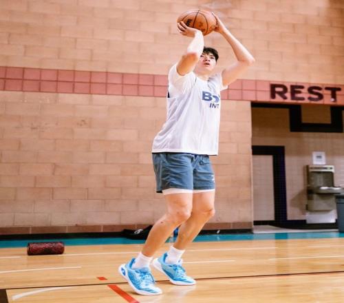 为打亚洲杯放弃NBA,他还要被韩国人骂