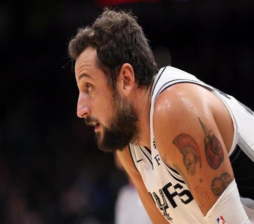 杰伦布朗：实话实说我认为贝里内利最难防他一直在跑无球