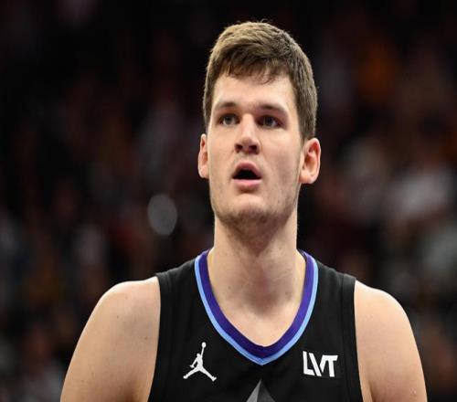 杨瀚森迎来考验！爵士队记：凯斯勒今日将出战对阵开拓者的比赛