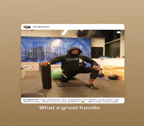 父亲的骄傲布莱斯转发老詹所穿定制连帽衫：好棒的连帽衫