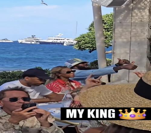 詹姆斯没联系斯玛特消息人士：他正在度假等他回来后会联系的