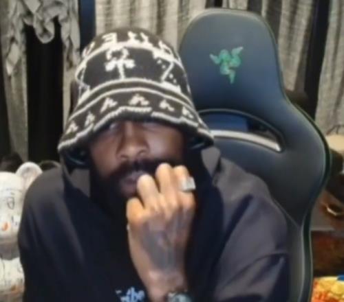 说太多了欧文直播不断回应劲爆话题经纪人紧急介入电话制止