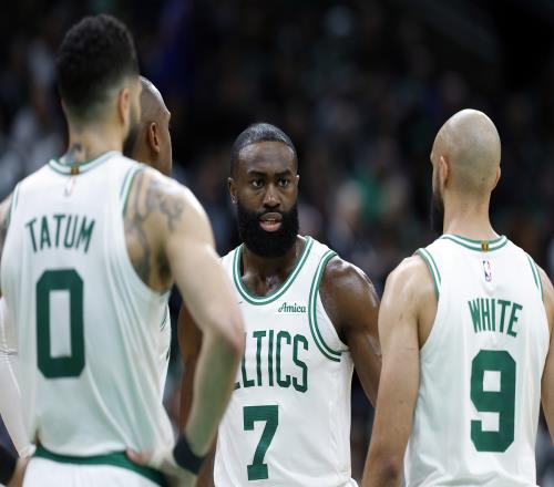 美记：多队询价布朗&怀特被拒包括1互换+2首轮换怀特的报价