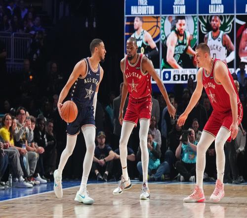 杜小帅这人不错哈利伯顿：KD前几天来看我了我们聊了好一会