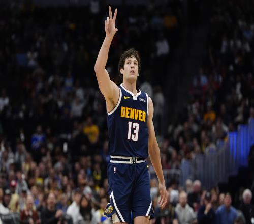 夏联投篮命中率65.5%！Shams：灰熊与前锋PJ霍尔签下双向合同