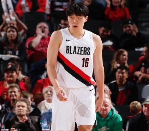 美国记者看好杨瀚森前景，认为他会像姚明一样带动14亿中国球迷！