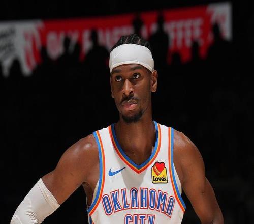 游刃有余，24次出手仅丢4球！新科FMVP再升级