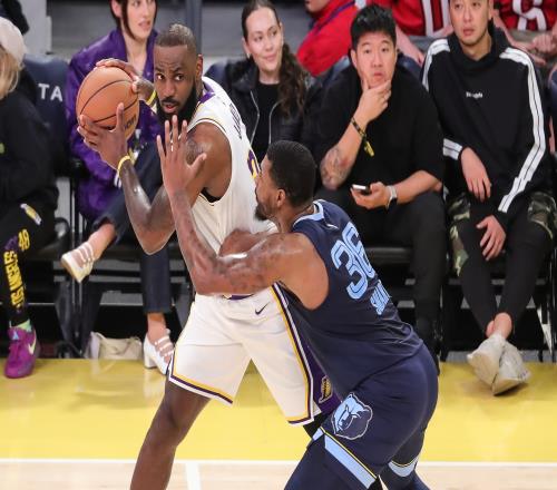 帕金斯：湖人自卡鲁索后就没有斯玛特这种防守者东詹就需要这种