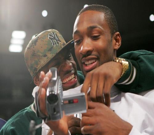 阿里纳斯：我并未连续三年输给詹姆斯后两回我受伤是不算数的