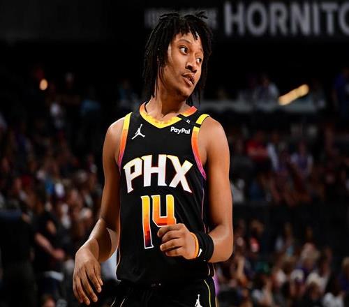 8分钟内送出5次助攻！前火箭首轮秀会有机会留在快船吗