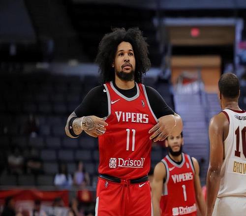 火箭先签下两名球员又裁掉他们，新赛季他们都会为火箭二队效力