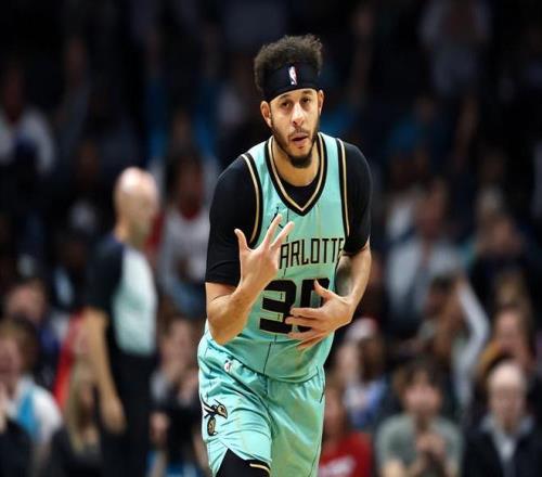 勇士连续裁掉两名球员，但接下来他们会有完全不同的命运