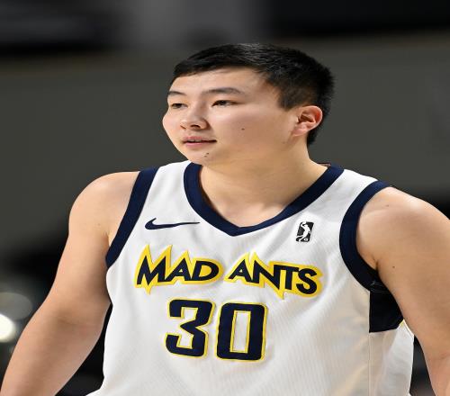 出手很多！富永启生13投4中&三分8中2得到12分正负值+6