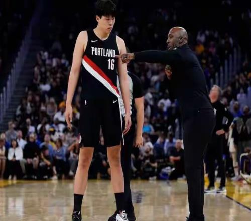 杨瀚森回应恩师将观战NBA首秀：很开心做好自己父母后续会到场