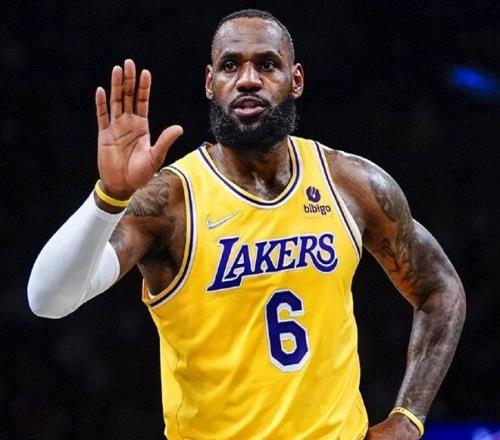 2份亿元合同诞生，伊森续约难产！文班亚马联盟第1，老詹一喜一忧