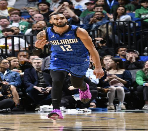 直播吧：广东男篮报价NBA后卫特雷韦林奎因球员尚未做最后决定