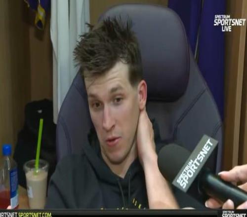 里夫斯：自从我来到湖人，我们一直有第三节崩盘的问题