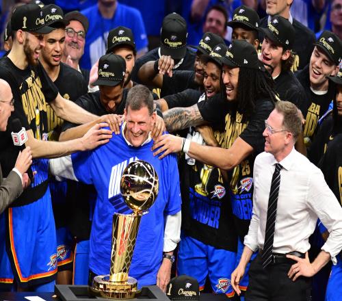 伊巴卡祝贺老东家雷霆夺冠：实至名归！我为你们感到高兴