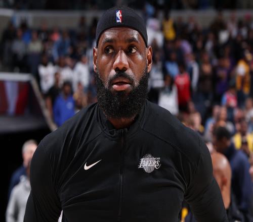 强队要不起受制于新版劳资协议詹姆斯的交易几乎不可能发生