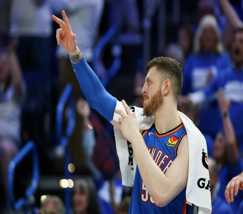 哈滕：我们没人知道怎么开香槟瓶卡鲁索不得不教大家